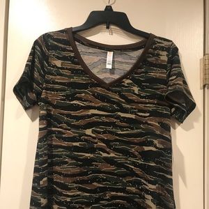LuLaRoe Tops - Small Lularoe v neck LuLaRoe Tops - Small Lularoe v neck